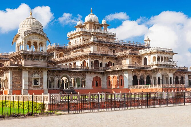 Private Full-Day Jaipur Tuk-Tuk Tour with the Monkey Temple - Jal Mahal at Man Sagar Lake: why timing your photos matters