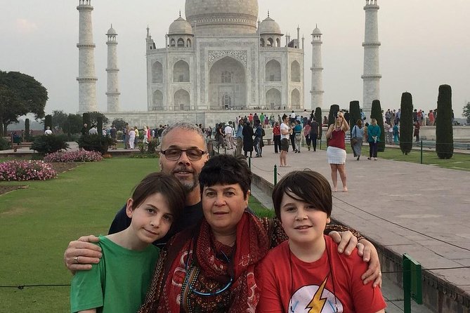 Private Full-Day Tour in Taj Mahal and Agra Fort - Taj Mahal at about 10:30am: how the timing works for real-life visitors