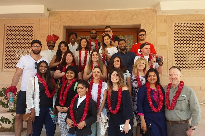 Private Full Day Tour of Jaipur with Guide - Jaipur, efficiently, with a guide who connects the dots