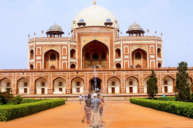 Private Full or Half Day Old and New Delhi City Tour - Guide and driver quality: the difference between seeing and understanding