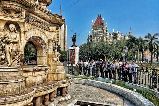 Private Guided Walking Tour in Fort & Colaba - Stop 1: Horniman Circle Garden to set the tone