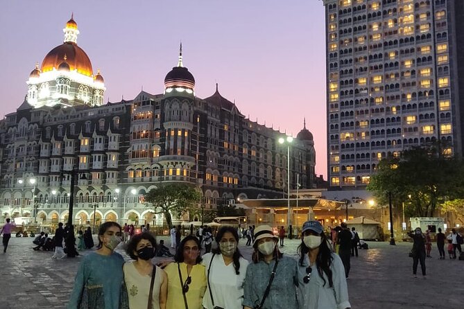 Private Guided Walking Tour in Fort & Colaba - Stop 2: Town Hall at Asiatic Society and the library connection