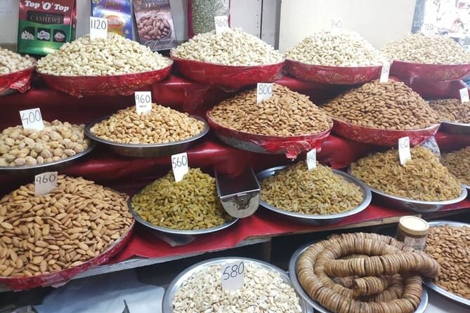 Private Half-Day Guided Shopping Tour with Transfer in Delhi - How the guide makes or breaks your shopping day