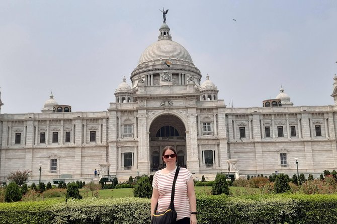 Private Half-Day Kolkata Tour - Malik Ghat Flower Market, then Howrah Bridge: the senses and the spectacle