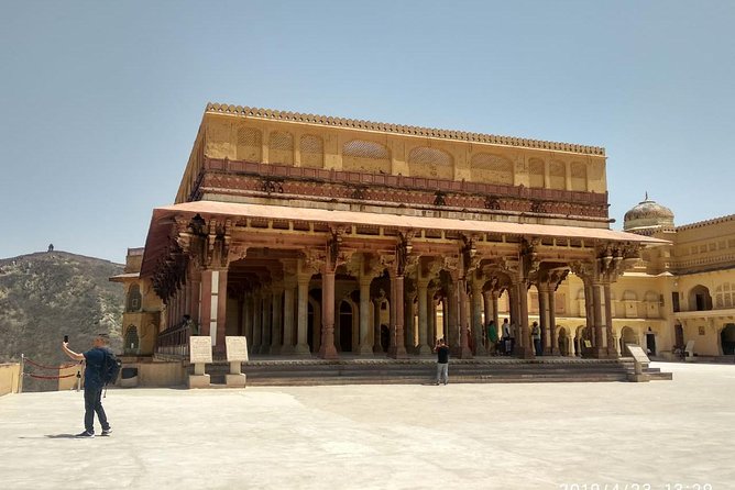 Private Jaipur Full One Day Tour In Pink City With Guide - Jantar Mantar: the shadow-and-science stop that keeps your day balanced