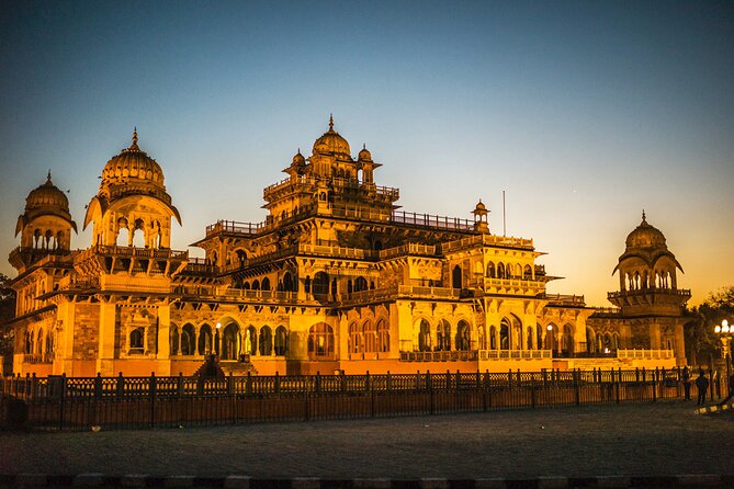 Private Jaipur Night Tour with Nahargarh Sunset Views - Hawa Mahal Exterior Evening Photos: Iconic Without the Ticket Fuss