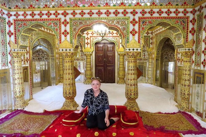 Private Jaipur Sightseeing Day Tour - Amber Fort for about two hours: a UNESCO stop that needs patience