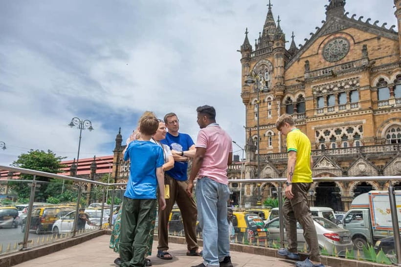 Private Mumbai Highlights Tour (5 Hours) - Marine Drive plus Kamala Nehru Park and Hanging Gardens: your seaside pause