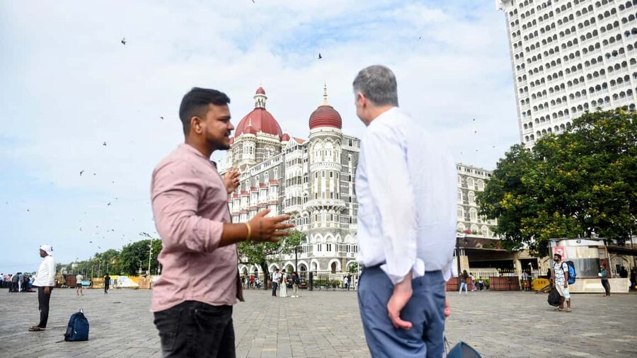 Private Mumbai Sightseeing & Dharavi Slum Tour - How the Private Driver and English Guide Make Mumbai Feel Manageable