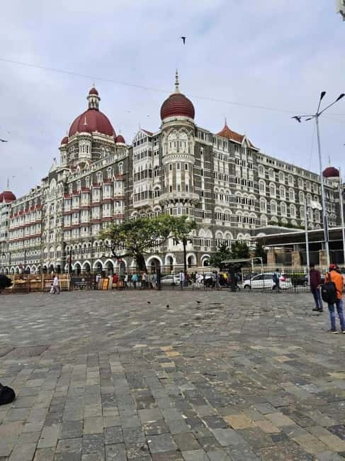Private Mumbai Sightseeing Tour - University of Mumbai, Oval Maidan, Marine Drive, and Malabar Hill