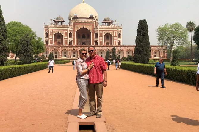 Private Old and New Delhi Tour in 8 Hours With Entrances and Lunch - New Delhi Icons: India Gate, Red Fort Pass, And Qutub Minar
