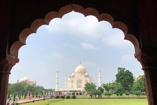Private Round Trip To Taj Mahal Agra From Delhi - Guides who keep the day running on time (and calm)