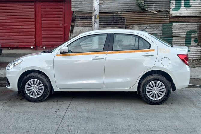 Private Sedan Cab to and from Srinagar Airport and Dal Lake - In the driver seat: what the names tell you about service style