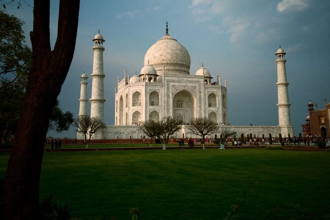 Private Sunrise Taj Mahal & Agra Tour from Delhi by Luxury Car - Taj Mahal at first light: making the most of your morning hours