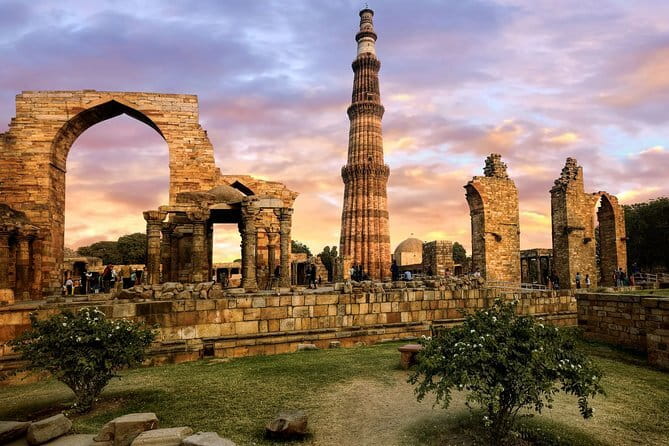 Private Taj Mahal, Agra Fort & Baby Taj Tour from Delhi by Car - Guides and drivers: where this tour earns its high rating