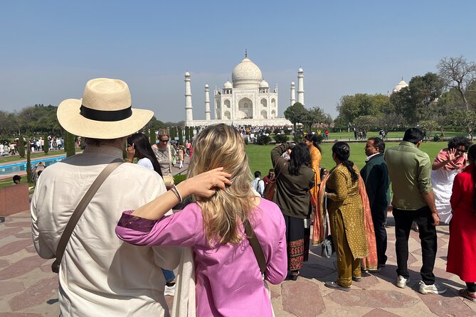 Private Taj Mahal and Agra Fort Tour from Delhi- All Inclusive - The DoubleTree by Hilton Meal Stop: Rest Without Getting Off Track