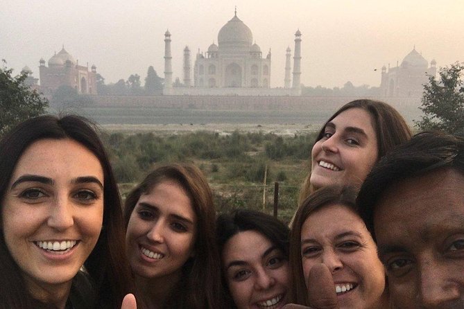 Private Taj Mahal Tour from Delhi by Car - Professional Guides and Why Some Names Came Up Again