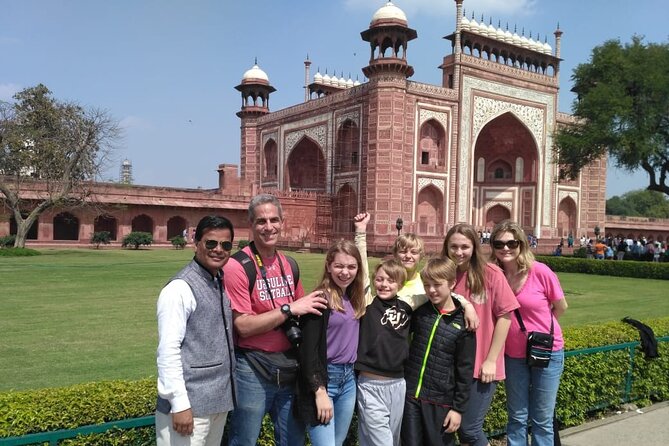 Private Tour Guide For Taj Mahal And Agra Fort - Rules that affect your visit inside the Taj Mahal
