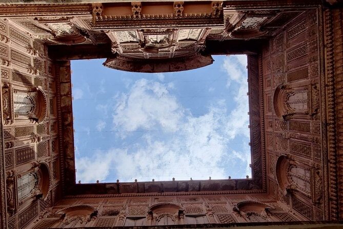 Private Tour Of Mehrangarh Fort - Mehrangarh Fort: start strong and get the story behind the stones