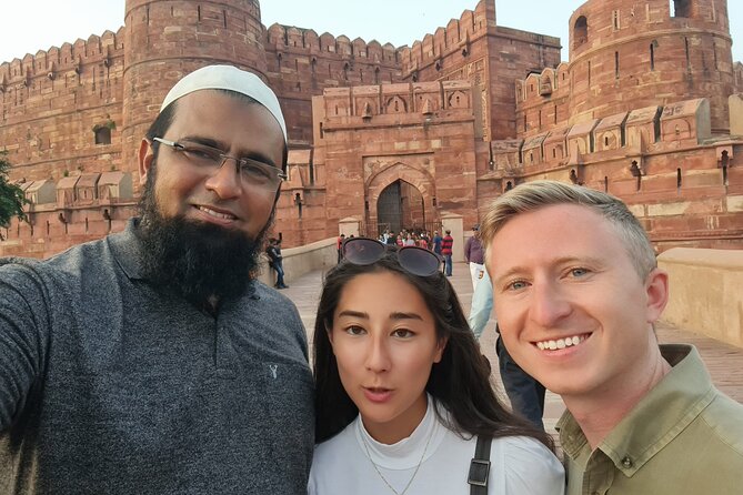 Private Tour of Taj mahal and Agra Fort with Guide & Entry Ticket - How the Taj Mahal part works with a guide