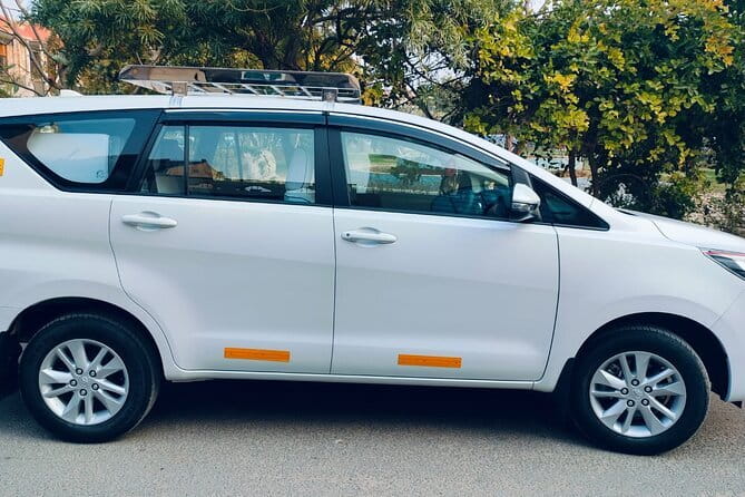 Private Transfer Agra to Delhi - What safe and careful driving looks like in real terms