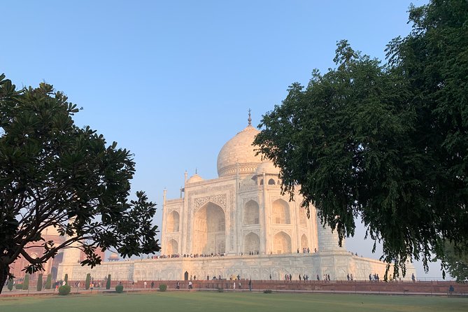 Private Transfer From Jaipur to Agra including Fatehpur Sikri - Cars, group size, and why comfort is not a luxury on this route