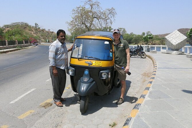 Private Udaipur Sightseeing Tour by Tuk-Tuk or Car with Driver - The morning loop: Fateh Sagar Lake, Nehru Park, and Moti Magri views