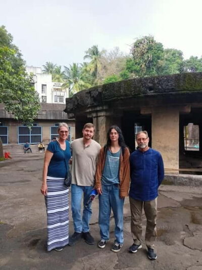 Pune: Sacred Sites Half Day Tour with Snacks (AC Car Tour)