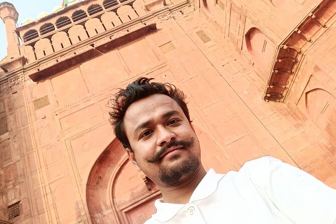 Red Fort Delhi Entry tickets with Licensed Tour Guide - English-Speaking Guide Quality: The Real Difference Maker