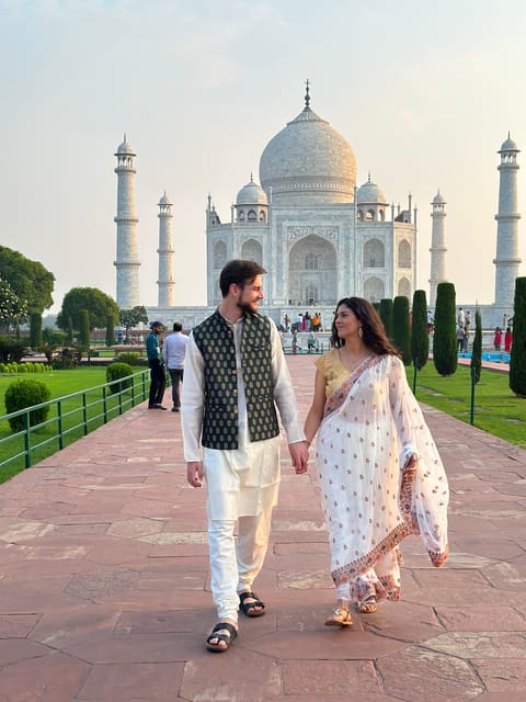 Rent a sari or kurta pajama for Taj Mahal visit & picture - Who Should Book This Taj Mahal Outfit Rental (and Who Might Not)