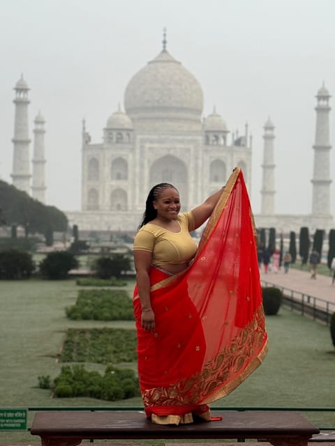 Rent a sari or kurta pajama for Taj Mahal visit & picture - Inside the Taj Mahal: 3 Hours of Photos and a Guided Tour