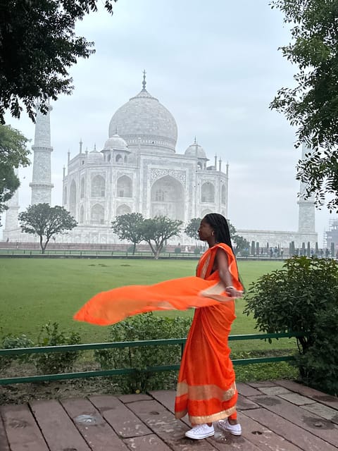 Rent a sari or kurta pajama for Taj Mahal visit & picture - The Short Car Transfer and Why It Still Matters