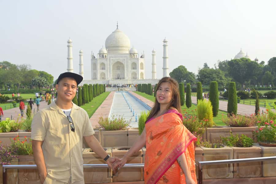 Same Day Agra/Taj Mahal Tour from Delhi - All Inclusive - Lunch at a 5-star hotel buffet, and why that timing helps