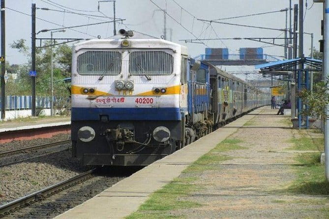 Same Day Agra Tour By Gatimaan Express Train from delhi - Lunch, water, and what the $5 price actually buys