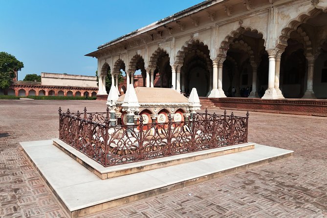 Same Day Taj Mahal, Agra Fort & Baby Taj Tour from Jaipur by Car - Guide quality: why certain names keep getting praised