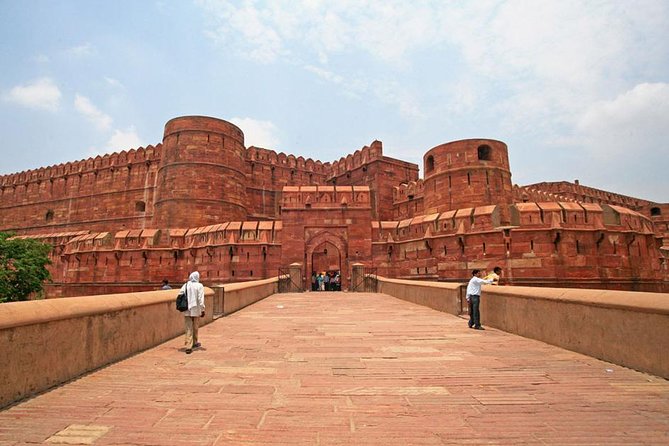 Same Day Taj Mahal & Agra Fort Tours ( Delhi- Agra-Delhi ) - Taj Mahal at 8:30 AM: what you should expect to see