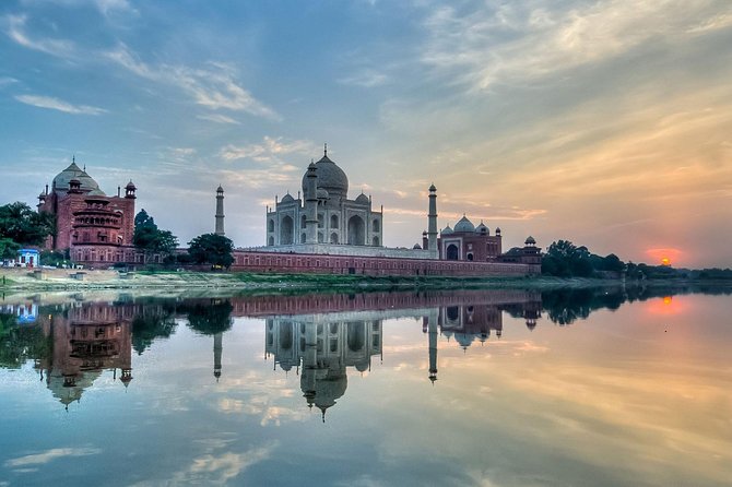 Same Day Taj Mahal Tour by car - The private car setup: pickup, comfort, and group size that actually matters