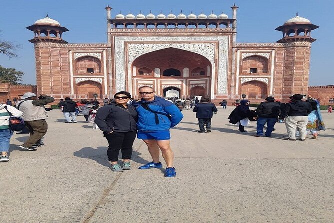 Sameday Taj Mahal Tour From Delhi With Lunch at 5 Star Hotel - Guides and drivers: the part you cannot book with a map