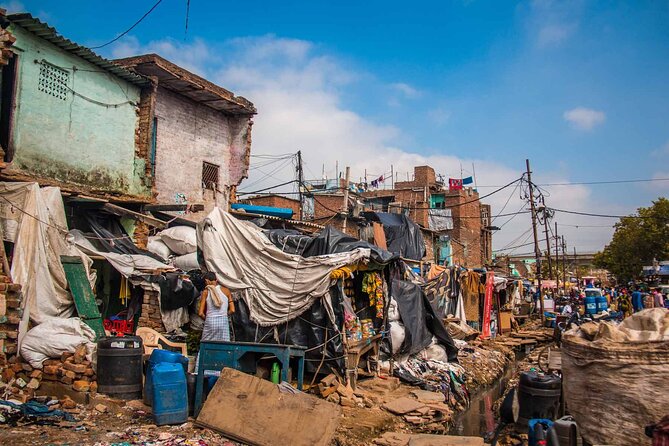 Sanjay Colony Slum Tour - Stop 1: All Surplus Store and the Sanjay Colony market feel