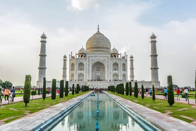 Skip The Line: Sunrise Taj Mahal & Agra Day Tour From Jaipur - Crowds, Friday Closures, and Winter Fog