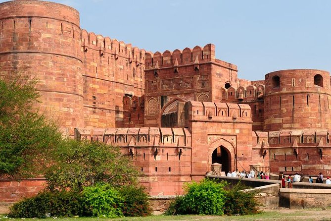 Skip The Line Taj Mahal, Agra Fort & Mehtab Garden Tour - Stop 1: Taj Mahal with guide support and smart timing