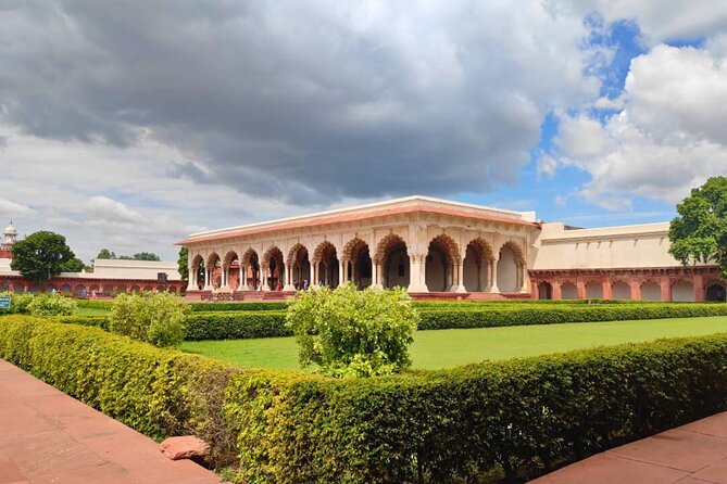 Skip The Line Taj Mahal & Agra Tour by AC Car From Agra - DoubleTree Lunch Stop: Optional Meal Value, Not Just a Detour