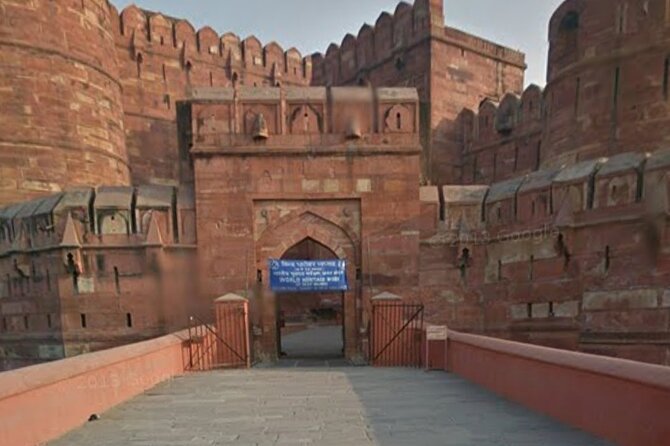 "Skip-the-Line Taj Mahal Tour With Guide" - Skip-the-line help and the mobile ticket, what to expect