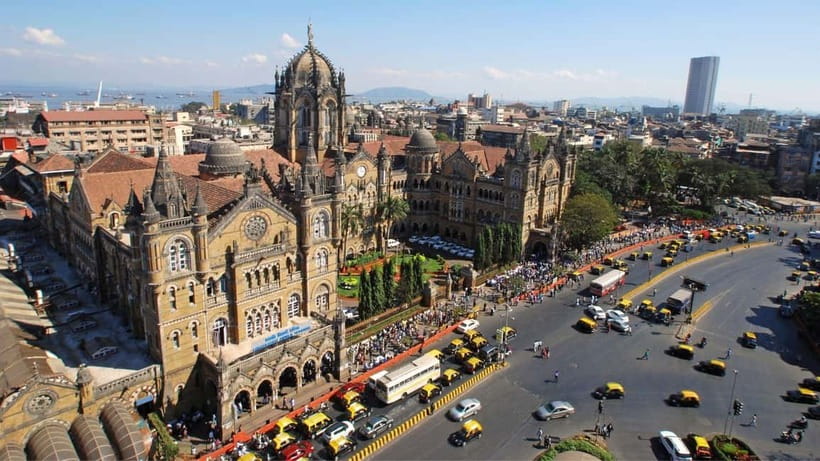 South Mumbai: Cultural Heritage Walking Tour - Meet at Pizza Express, right by the Gateway