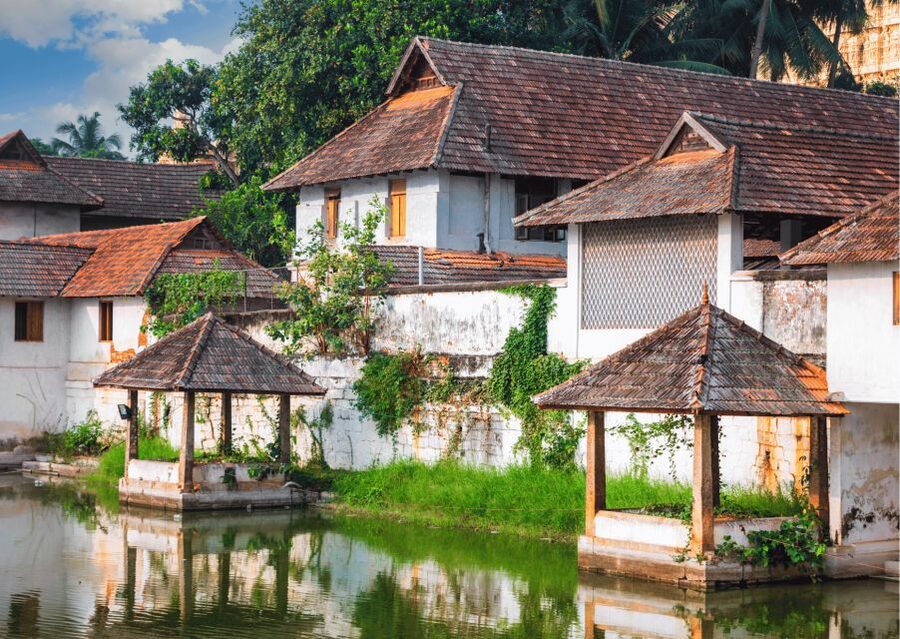 Spiritual Walk Tour Trivandrum (Guided Walking Experience) - East Fort start: getting oriented fast