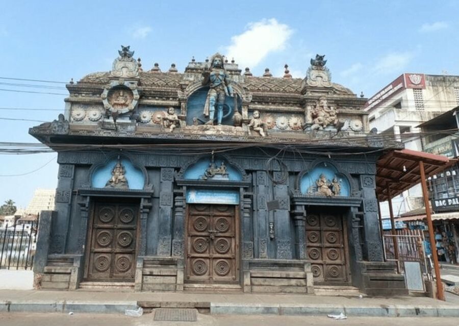 Spiritual Walk Tour Trivandrum (Guided Walking Experience) - Sree Padmanabhaswamy Temple: the world-richest legend, handled with respect
