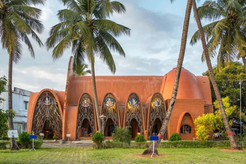 Stories of Jew Town: Guided Heritage Walk in Kochi - Starting at T D High School: get your bearings fast