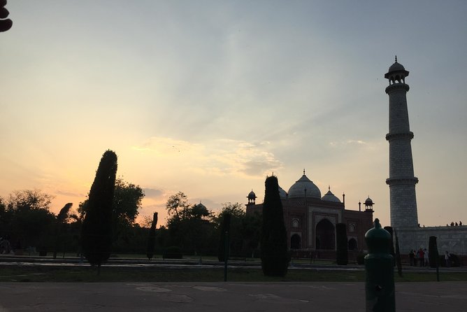 Sunrise Taj Mahal Tour With Female Tour Guide - Customizable details: how to make it fit your day
