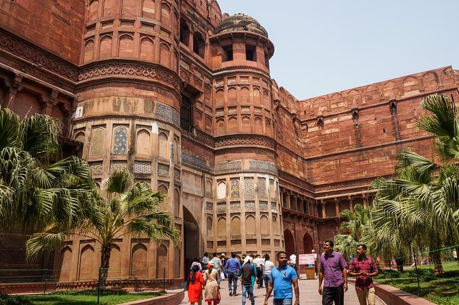 Taj Mahal, Agra Fort, Baby Taj & Mehtab Bagh Private City Tour - Lunch stop at Courtyard Agra: a real break, with choice