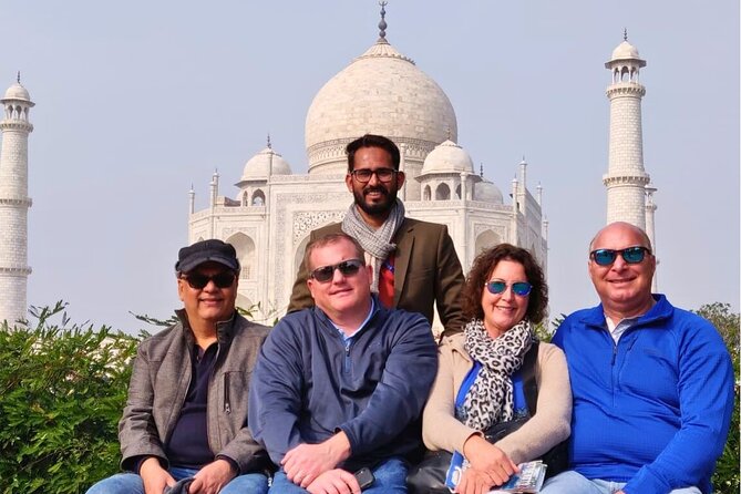 Taj Mahal, Agra Fort & Baby Taj Tour from Delhi - All Inclusive - Meeting your guide in Agra: you get context, not just photos